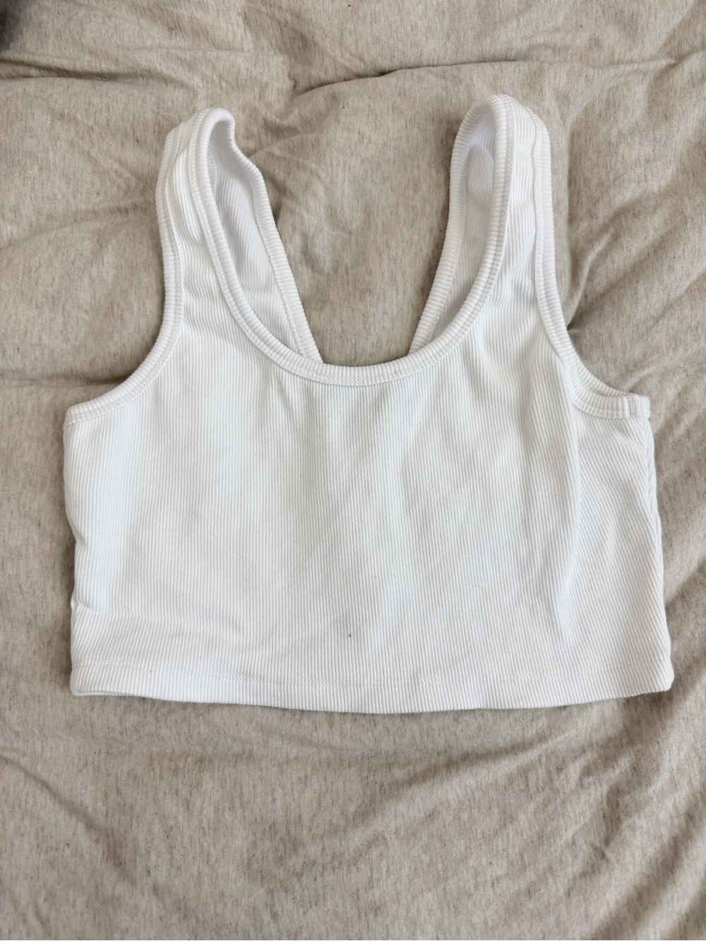 White Fox Ribbed Snap-Front Cropped Tank 🤍 - Picture 3 of 5